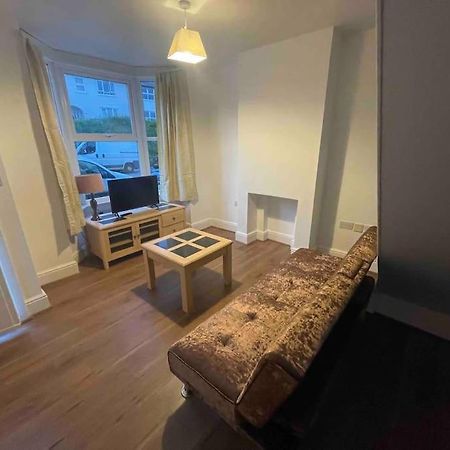 Modern 2 Bedroom Terraced Houseドーバー エクステリア 写真