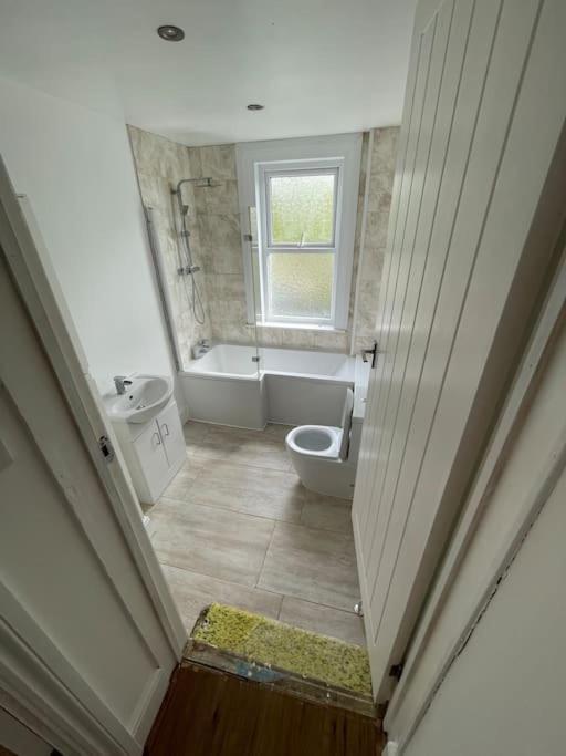 Modern 2 Bedroom Terraced Houseドーバー エクステリア 写真