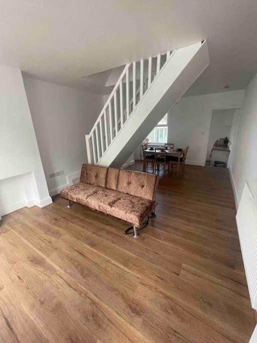 Modern 2 Bedroom Terraced Houseドーバー エクステリア 写真